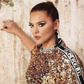 Demet Akalın'dan oyuncu Hilal Altınbilek paylaşımı!