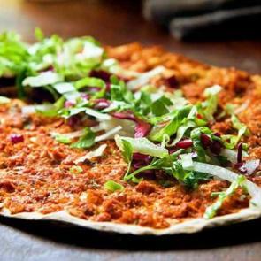En kolay lahmacun nasıl yapılır? &Ccedil;ıtır &ccedil;ıtır ev yapımı lahmacun tarifi