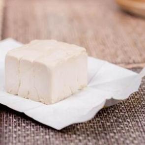 Evden &ccedil;ıkmayanlar mutfağa girdi! Marketlerde mayalar bitti...