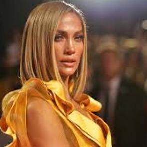 &Uuml;nl&uuml; şarkıcı Jennifer Lopez, Koronavir&uuml;s nedeniyle d&uuml;ğ&uuml;n&uuml;n&uuml; askıya aldı!