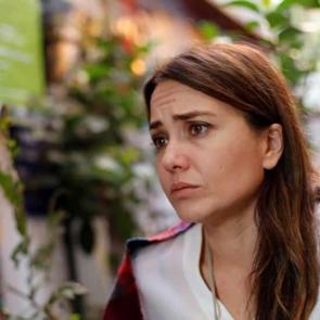 Oyuncu Deniz Uğur'un acı g&uuml;n&uuml;! Dayısını koronavir&uuml;s nedeniyle kaybetti