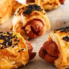 En kolay sosisli milf&ouml;y b&ouml;reği nasıl yapılır?