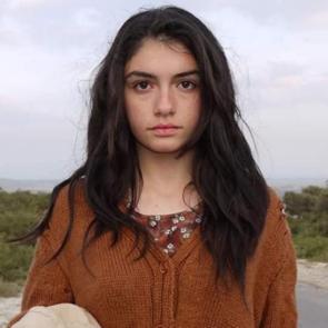 Hazar Erg&uuml;&ccedil;l&uuml;'den '16 yaş' paylaşımı!