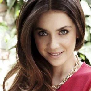 Fulya Zenginer annesinin &ouml;l&uuml;m&uuml;yle nasıl başa &ccedil;ıktığını anlattı