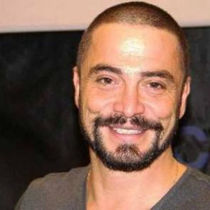 Ahmet Kural'dan tencere kapaklı maske!