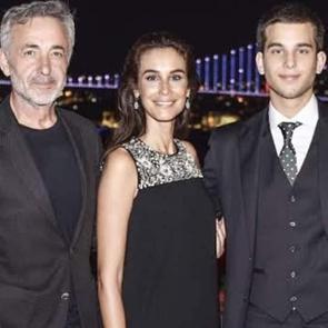 Arzum Onan, Mehmet Aslantuğ ile mutlu evliliklerinin sırrını a&ccedil;ıkladı