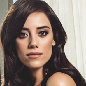 Cansu Dere'den Tuba B&uuml;y&uuml;k&uuml;st&uuml;n'e b&uuml;y&uuml;k ayıp! Tuba B&uuml;y&uuml;k&uuml;st&uuml;n'&uuml;n değişimi...