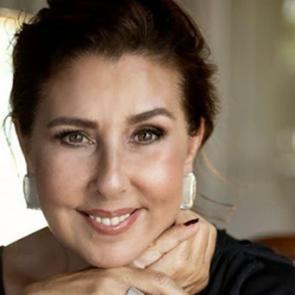 Domuz gribi olan şarkıcı Nil&uuml;fer'den a&ccedil;ıklama: Utanıp susuyorum