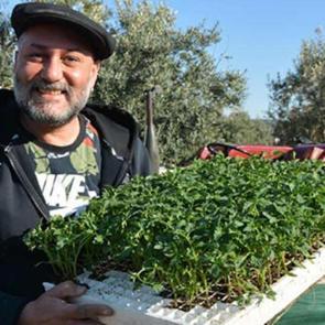K&ouml;y hayatını tercih eden H&uuml;sn&uuml; Şenlendirici oğlunu evlendirdi!