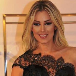 Petek Din&ccedil;&ouml;z 12 milyon TL'lik icra takibi başlattı!