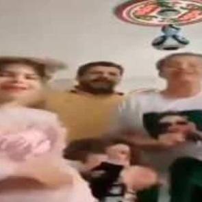 Yeliz Yeşilmen'den ailesiyle 'Evde kal' bestesi