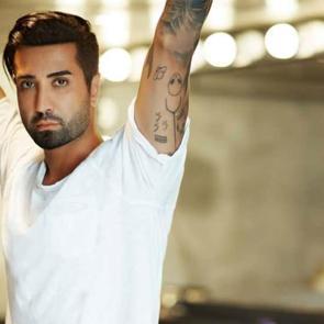 Tan Taş&ccedil;ı, saplantılı hayranıyla başı dertte! &Ouml;ld&uuml;rd&uuml;ğ&uuml; ser&ccedil;enin fotoğrafını atıp...