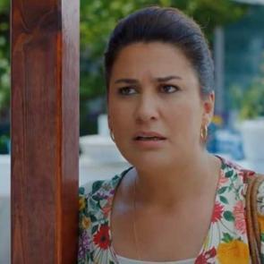 İclal Aydın&rsquo;ın anneannesi Sabire &Ccedil;oker vefat etti! İclal Aydın kimdir?