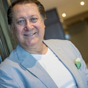 Usta sanat&ccedil;ı Ahmet &Ouml;zhan: Hacca asıl gen&ccedil;ken gidilir...