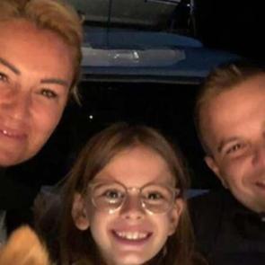 Kırmızı &ccedil;izgim eşim ve &ccedil;ocuğum diyen Pınar Altuğ: Onlara uzanan dili koparırım!