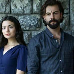Yemin dizisinin Emir'i t&uuml;yoyu verdi! &Ouml;zge Yağız'ın ayrılığı sonrası Reyhan'da s&uuml;rpriz