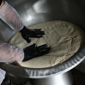 4 kuşaktır taş değirmende yapılıyor! B&uuml;y&uuml;k rağbet var