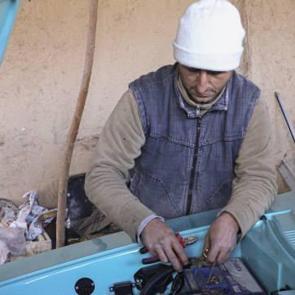 2 bin TL'ye alıyor, 11 bin TL'ye satıyor! &Uuml;&ccedil; evi at&ouml;lyeye &ccedil;evirdi