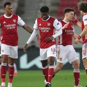 Arsenal'i Aubameyang kurtardı!