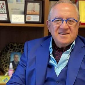 Kitapları ömrü olan insan: Ali Polat