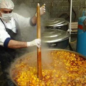 180 bin kişiye iftar yemeği ve kumanyası 