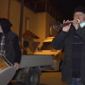 77 yıldır sahura “türkülerle” uyanıyorlar!