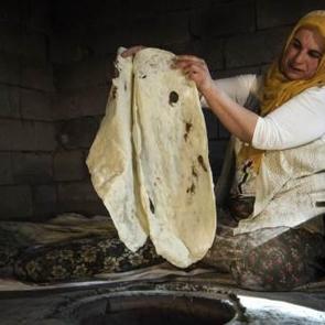 Bu köyde ekmekler işbirliğiyle pişiyor