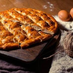 Evde yumuşacık ramazan pidesi nasıl yapılır? Yumurtalı Ramazan pidesi yapımı...