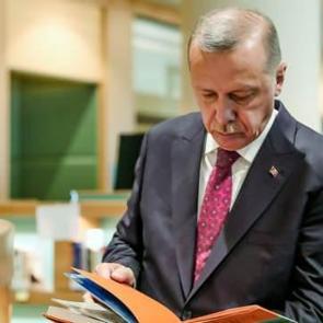 Başkan Erdoğan'ın tarihi konuşmaları kitaplaştırıldı: Seninle, Gençlikle, Geleceğe