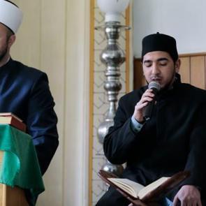 Faslı hafız ramazanda kulakların pasını siliyor 