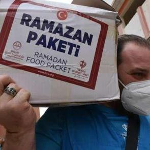 TDV Pakistan'da hayırseverlerin yardımıyla mazlumların y&uuml;z&uuml;n&uuml; g&uuml;ld&uuml;rd&uuml;