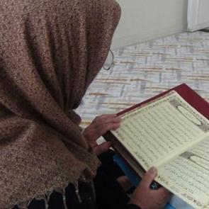  56 yaşındaki kadının Kur’an aşkı sınır tanımadı 