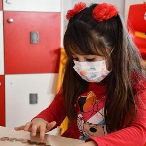 Minik yürekler, yardımlarıyla ramazanı şenlendirdi 