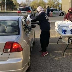 Müslüman gençler mobil iftar noktalarında buluşuyor