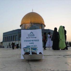 Burak Derneği Kudüs'te ramazan yardımlarına devam ediyor