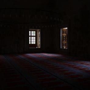 Osmanlı mimarisinin özgün eseri: Üç Şerefeli Cami