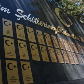 Şehitlikte bayram arifesi hüzünlü geçiyor