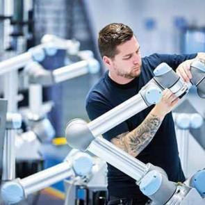 KOBİ&rsquo;lere 'cobot' desteği