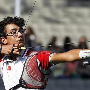 Mete Gazoz kimdir ve aslen nerelidir? Babası ve annesi kim? D&uuml;nya şampiyonu Mete Gazoz'un biyografisi