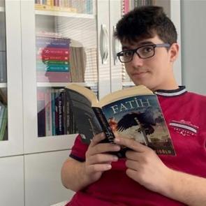 Kitap tutkusu, aspergerli Muhammed İhsan'a farklı bir d&uuml;nyanın kapılarını araladı
