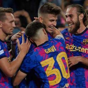 Barcelona Devler Ligi'nde galibiyetle tanıştı!
