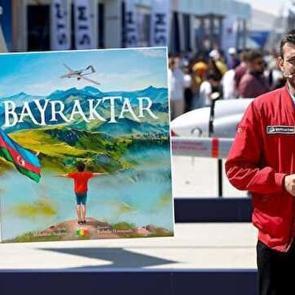 Sel&ccedil;uk Bayraktar'ın hayatı kitap oldu: Azerbaycanlı &ccedil;ocuklara &ouml;rnek olacak