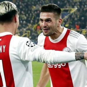 Dortmund'u 3 golle ge&ccedil;en Ajax tur biletini kaptı!