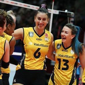 D&uuml;nya Kul&uuml;pler Şampiyonası&rsquo;nda VakıfBank finale y&uuml;kseldi