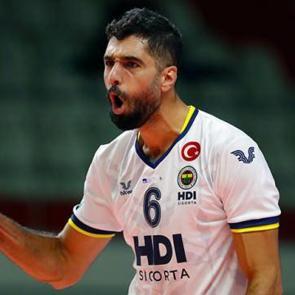 Mousavi'nin ayağında kırık tespit edildi