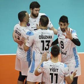 Halkbank 8'li finallere y&uuml;kseldi!