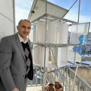 Kendi imkanlarıyla kurdu! Evinin elektriğini kendi &uuml;retiyor