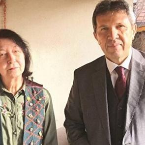 Usta işi bir roman: Yüzünü Sıyır Karanlığından