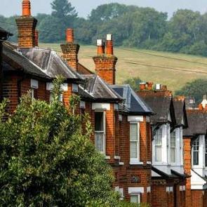 İngiltere'de konut fiyatları şubatta sınırlı şekilde arttı