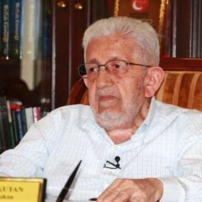 Recai Kutan kimdir ve aslen nerelidir? Mesleği nedir? Recai Kutan'ın eşi...